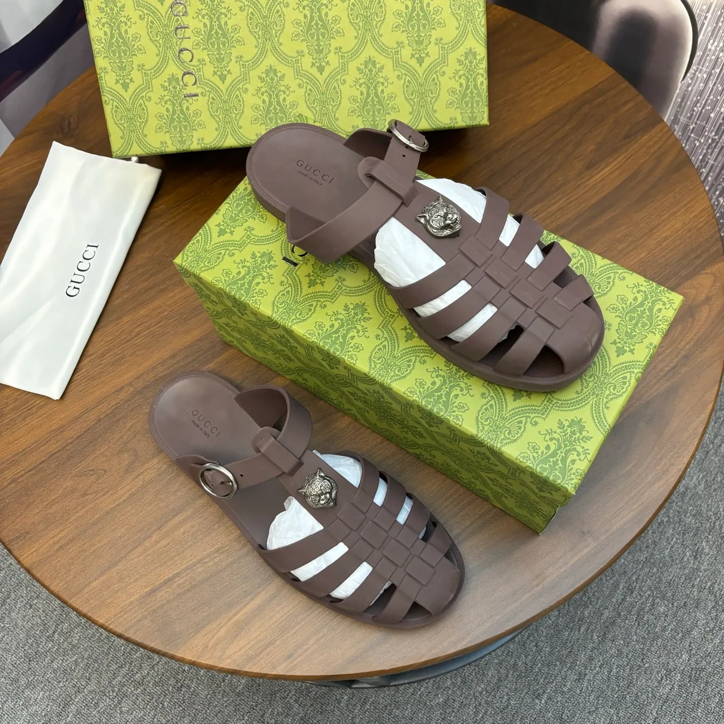 Men's shoes 260💰 [Gucci] Counter quality, top-quality original goods, real photos! Original TPU material, fine workmanship, comfortable; genuine 1:1 replica Size: 38 ~ 46